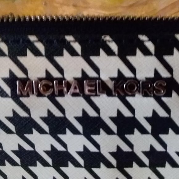 Michael Kors Handbags - MICHAEL KORS HOUNDSTOOTH WALLET